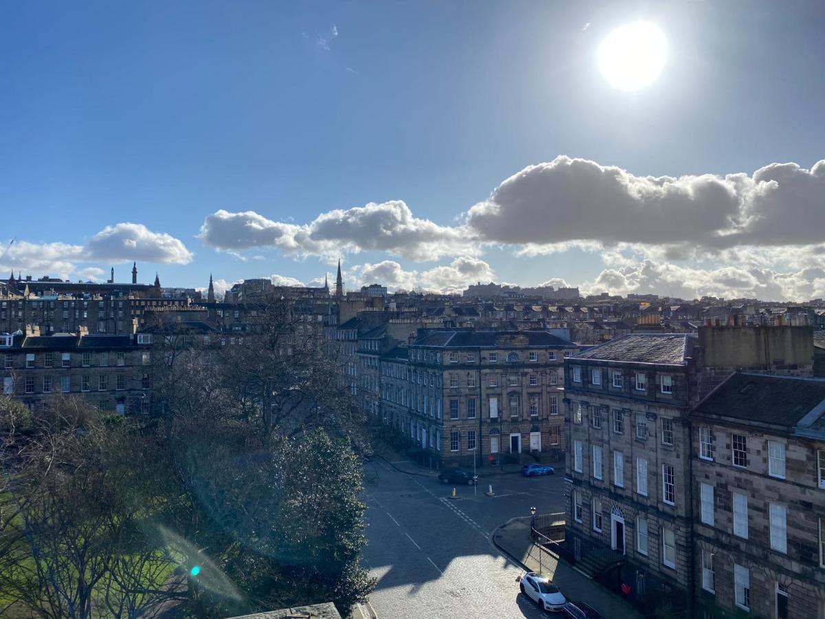 New Town Apartment With Castle View Edinburgh Ngoại thất bức ảnh