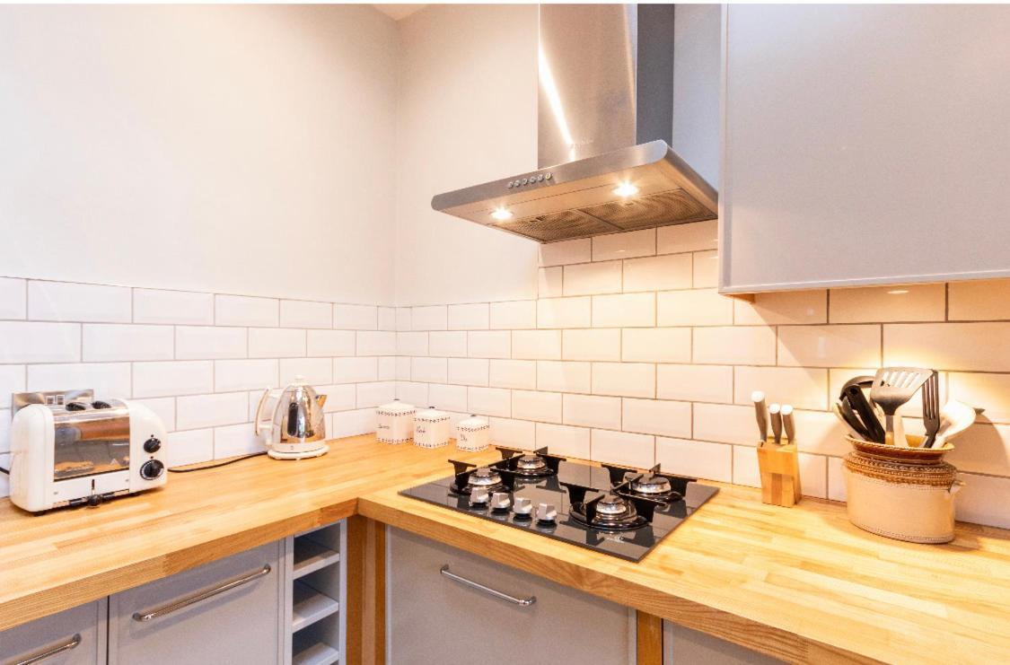 New Town Apartment With Castle View Edinburgh Ngoại thất bức ảnh