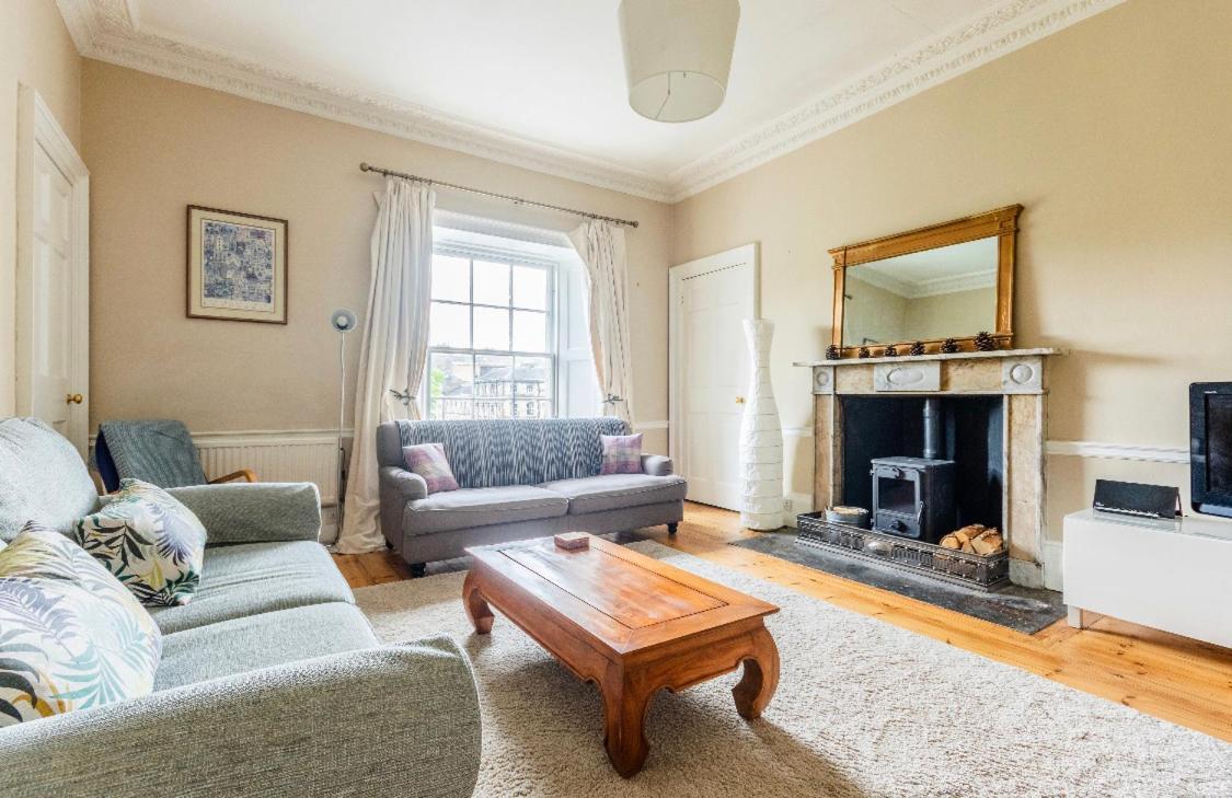 New Town Apartment With Castle View Edinburgh Ngoại thất bức ảnh