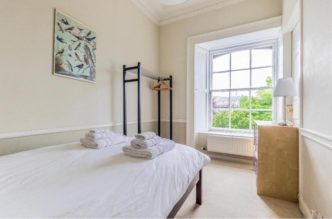 New Town Apartment With Castle View Edinburgh Ngoại thất bức ảnh